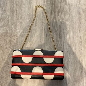 DVF tan purse w good chain that can be left to wear as a clutch